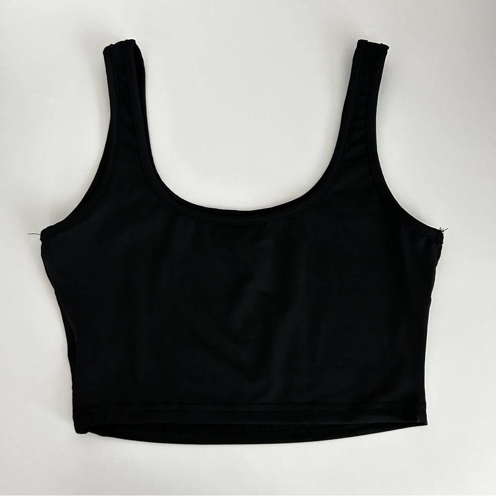 Cropped Tank Top - Picture 2 of 2